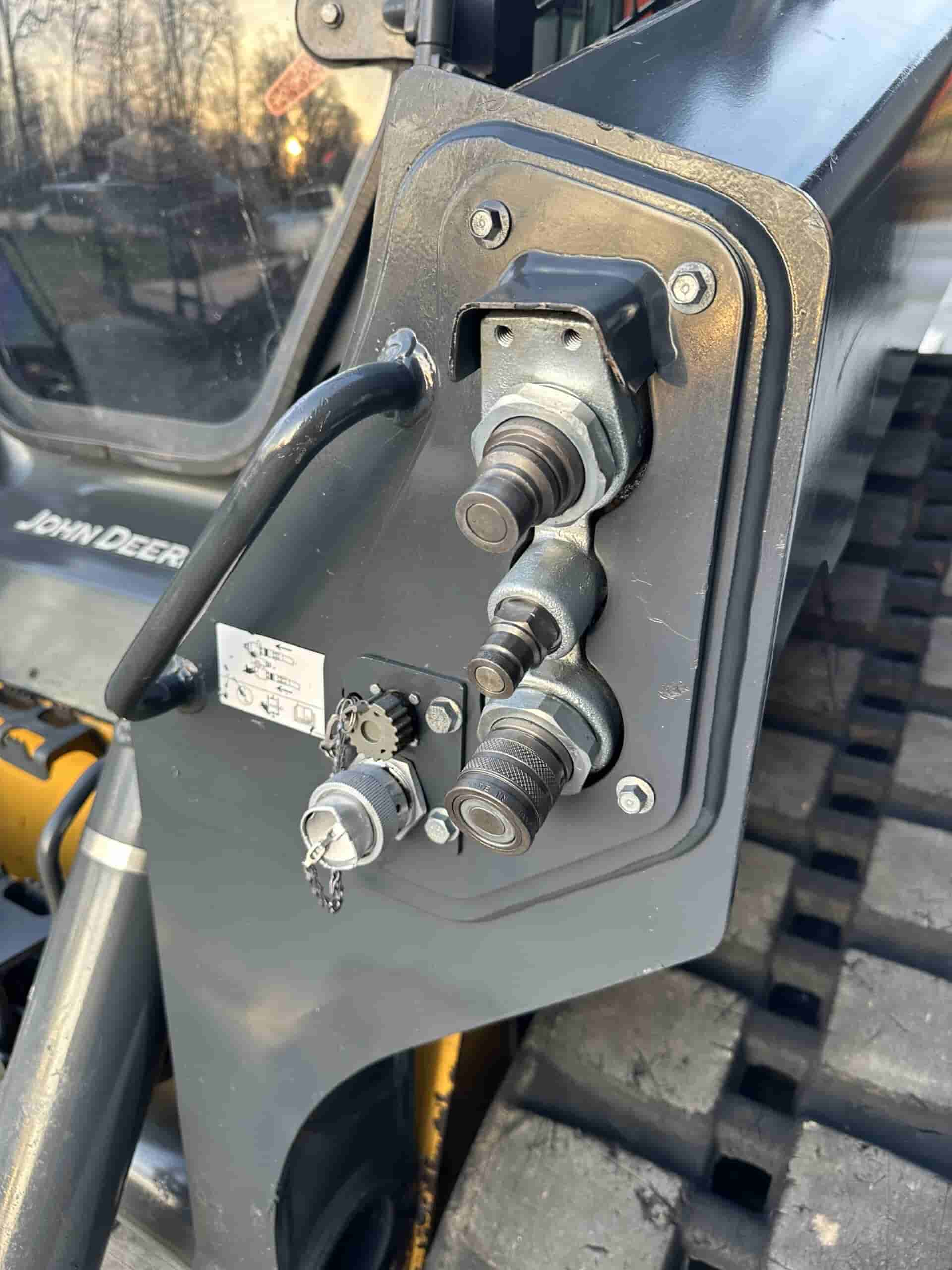 2019 JOHN DEERE 333G HIGH FLOW
